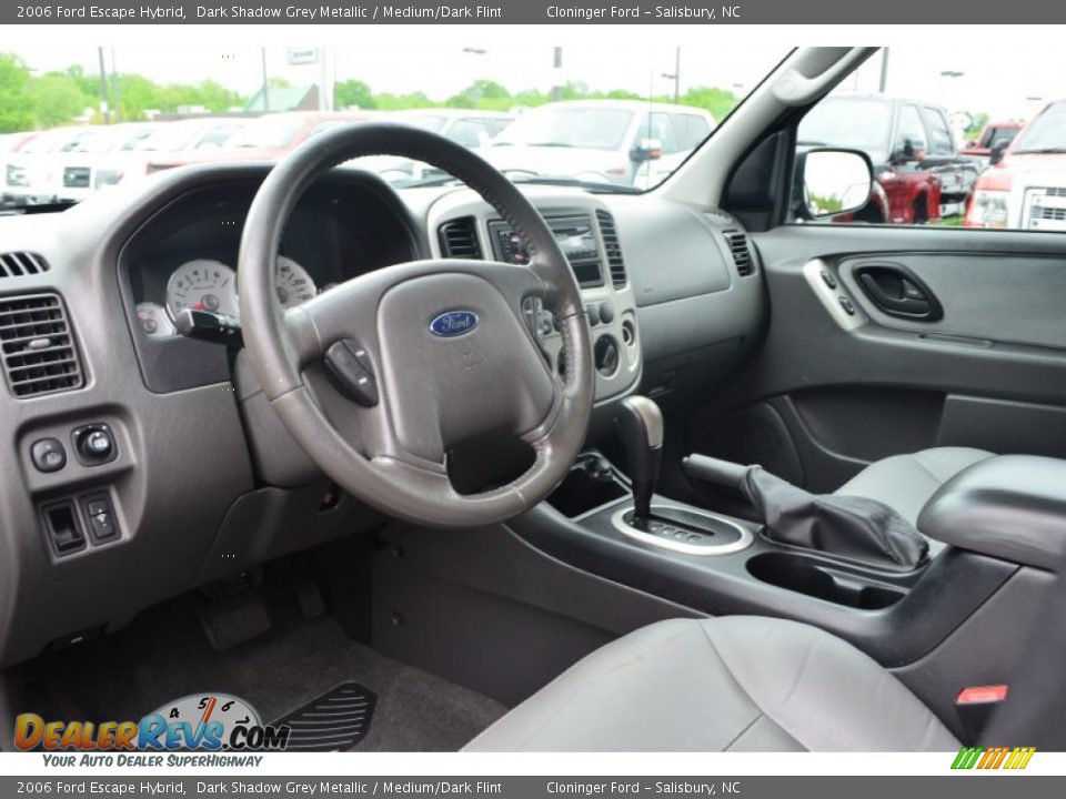 Dashboard of 2006 Ford Escape Hybrid Photo #10