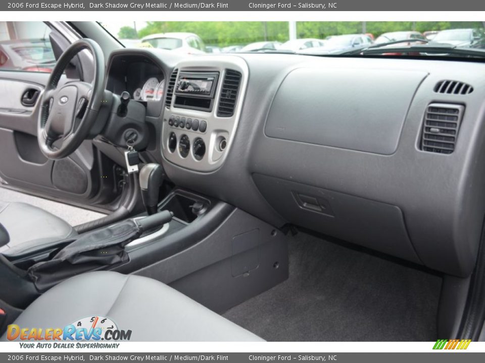 Dashboard of 2006 Ford Escape Hybrid Photo #15