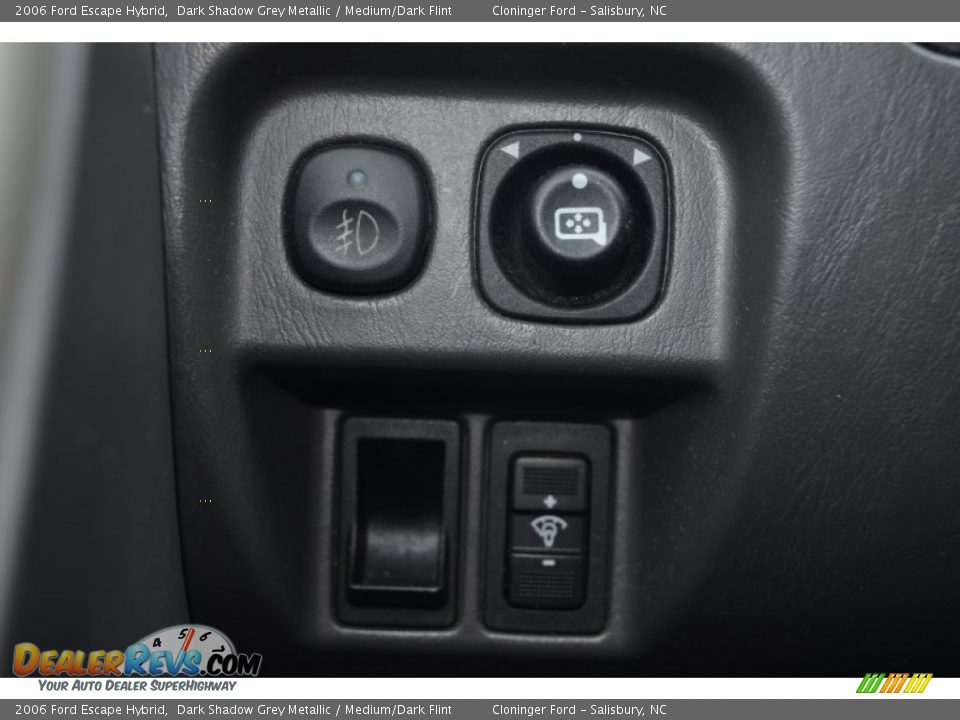 Controls of 2006 Ford Escape Hybrid Photo #21