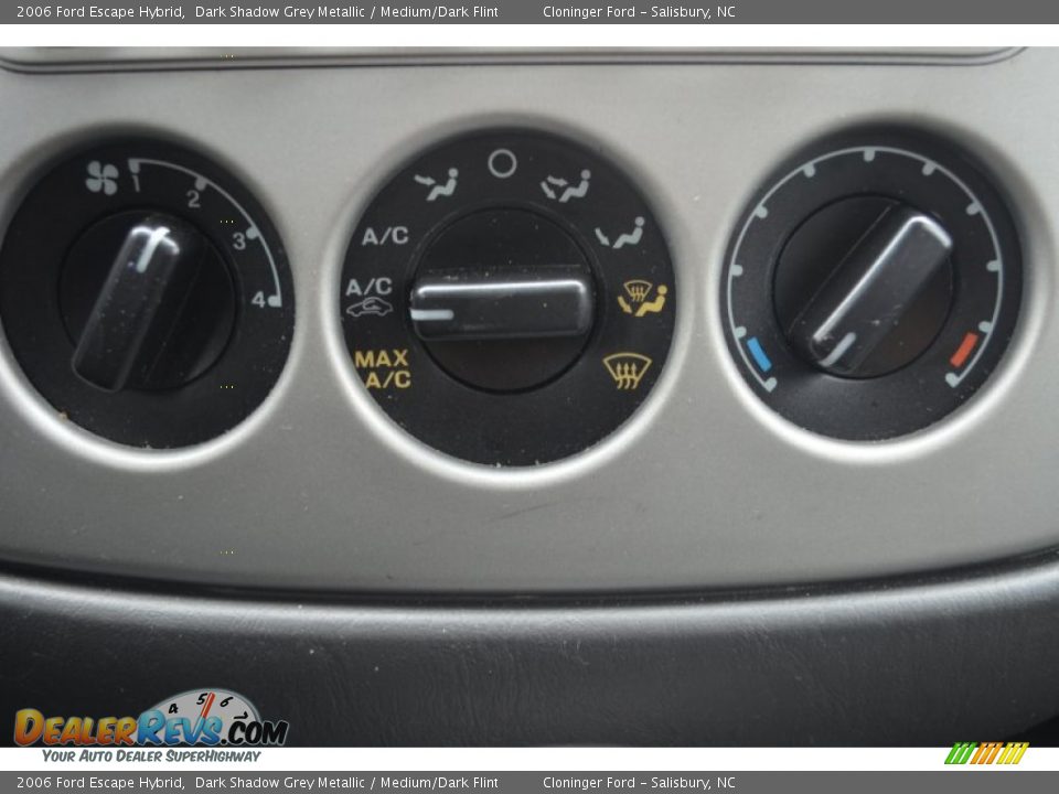 Controls of 2006 Ford Escape Hybrid Photo #26