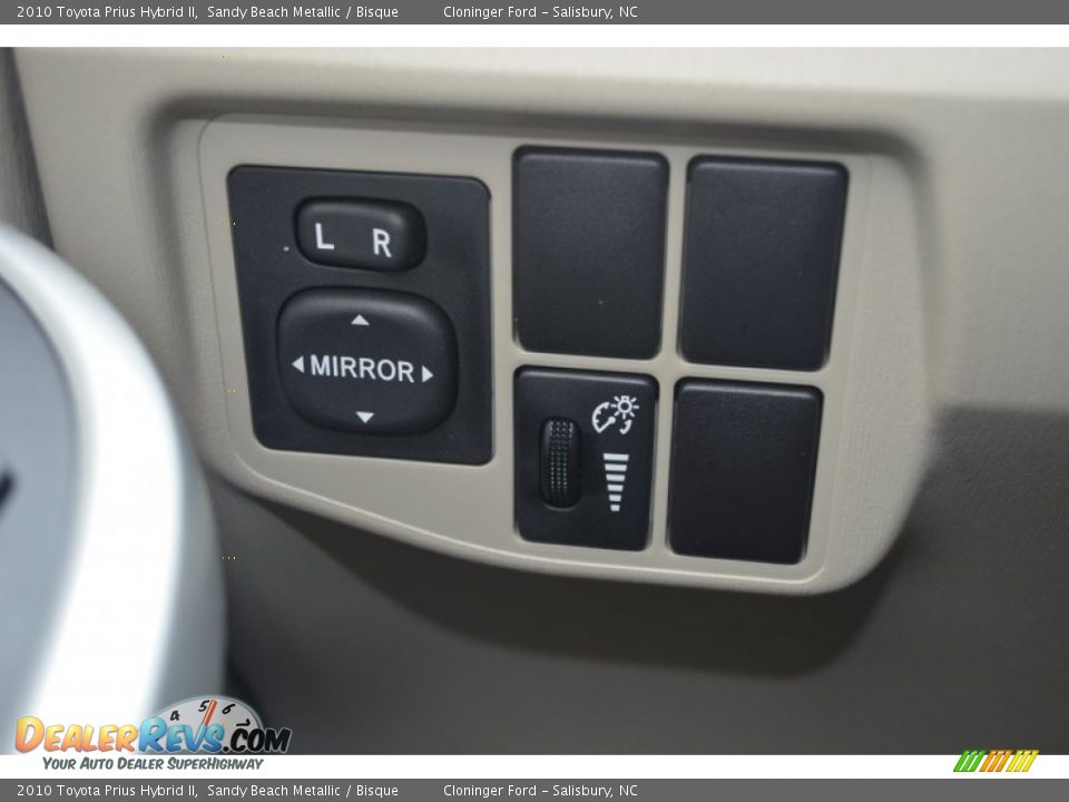 2010 Toyota Prius Hybrid II Sandy Beach Metallic / Bisque Photo #21
