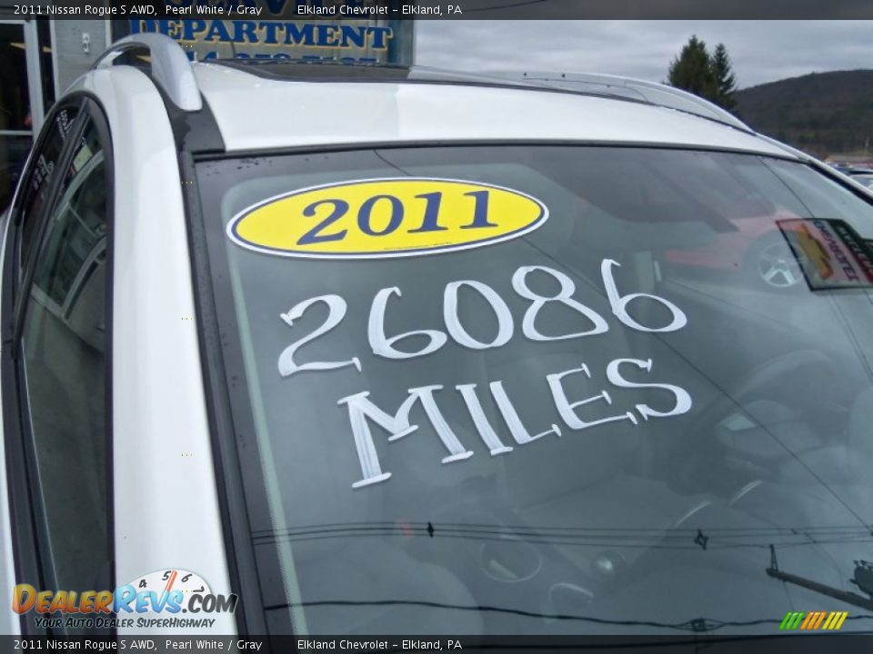 2011 Nissan Rogue S AWD Pearl White / Gray Photo #5