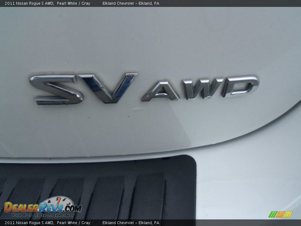 2011 Nissan Rogue S AWD Pearl White / Gray Photo #11