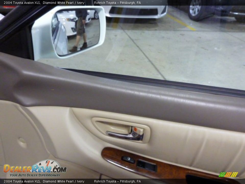2004 Toyota Avalon XLS Diamond White Pearl / Ivory Photo #13