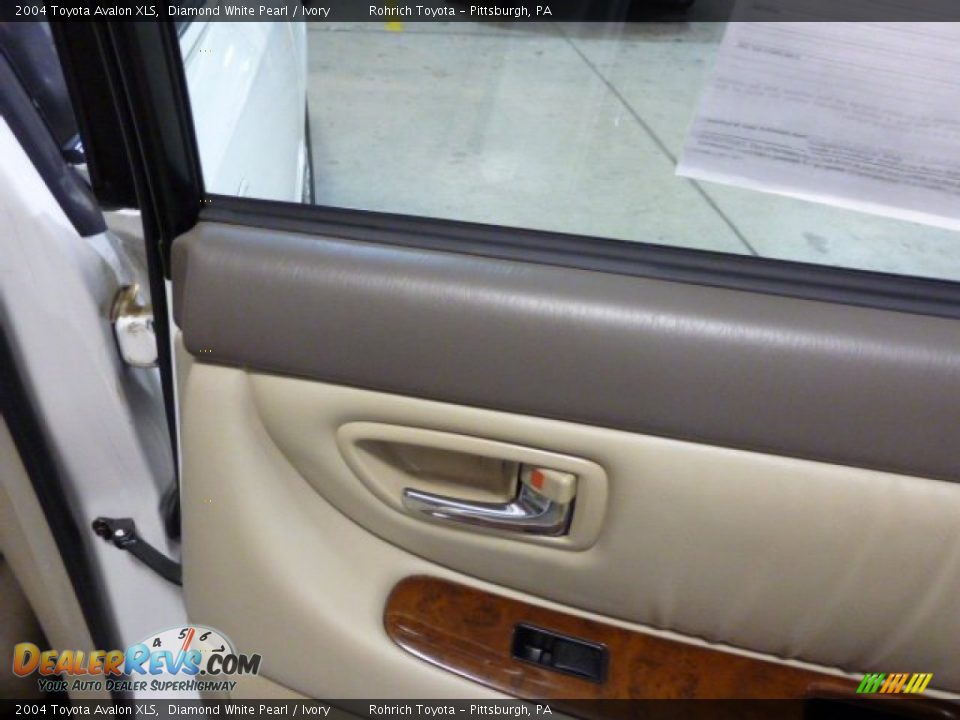 2004 Toyota Avalon XLS Diamond White Pearl / Ivory Photo #15
