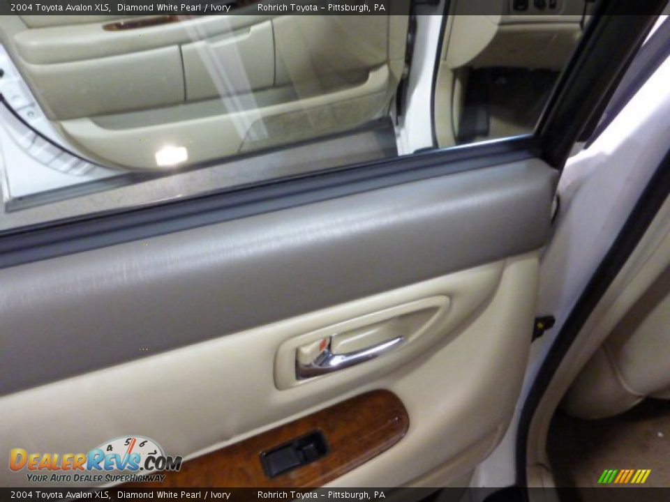 2004 Toyota Avalon XLS Diamond White Pearl / Ivory Photo #16