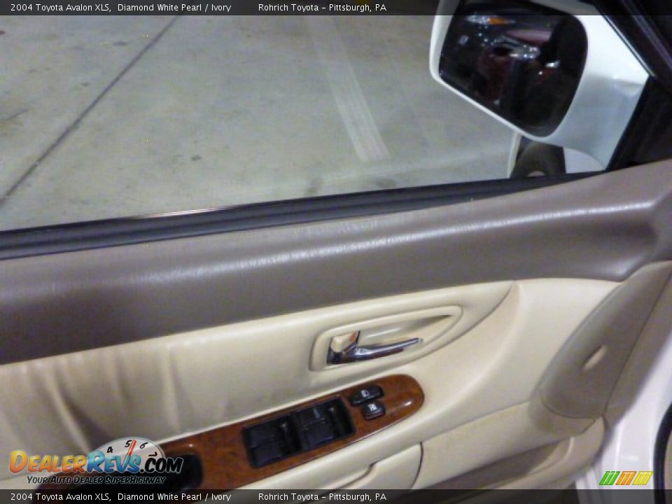 2004 Toyota Avalon XLS Diamond White Pearl / Ivory Photo #17