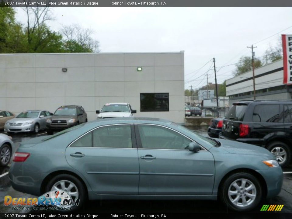 2007 Toyota Camry LE Aloe Green Metallic / Bisque Photo #10