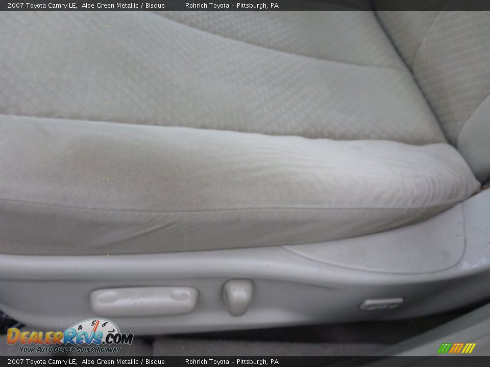 2007 Toyota Camry LE Aloe Green Metallic / Bisque Photo #17