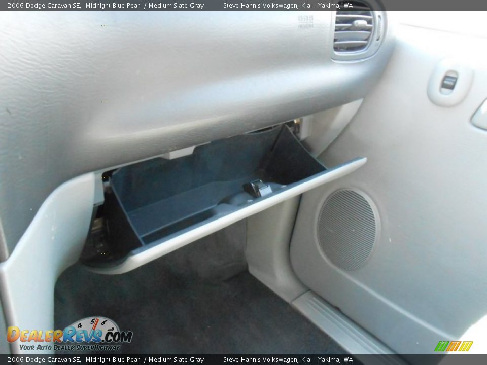 2006 Dodge Caravan SE Midnight Blue Pearl / Medium Slate Gray Photo #17