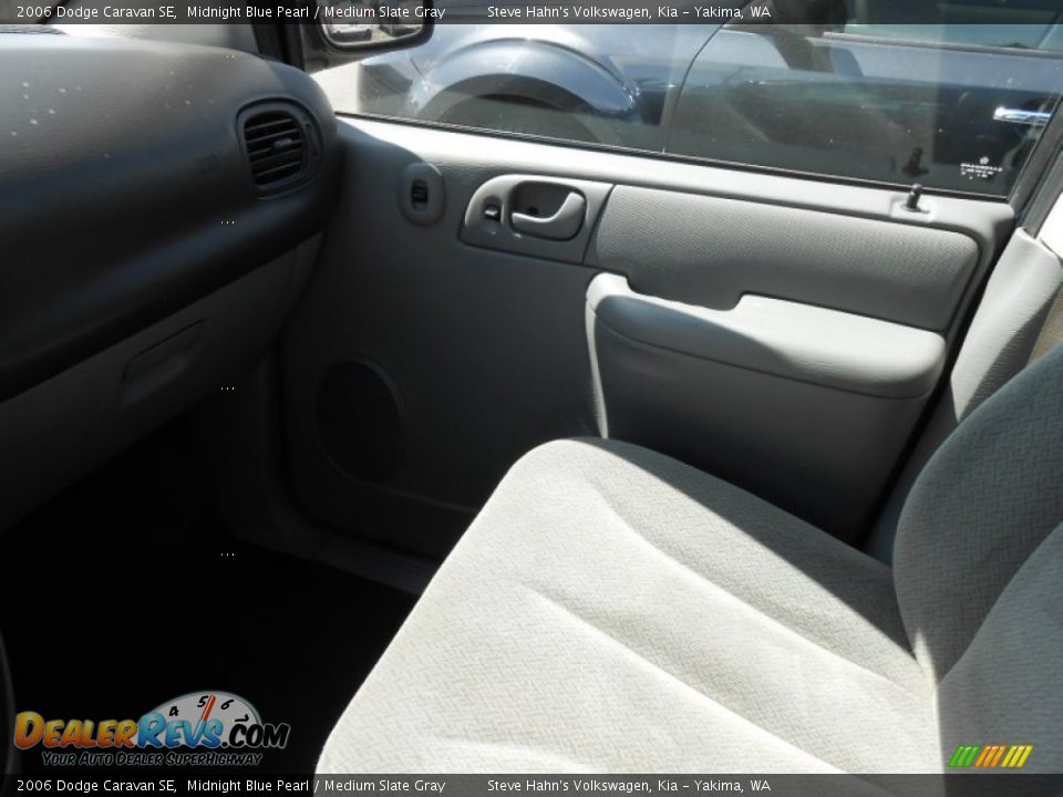 2006 Dodge Caravan SE Midnight Blue Pearl / Medium Slate Gray Photo #18