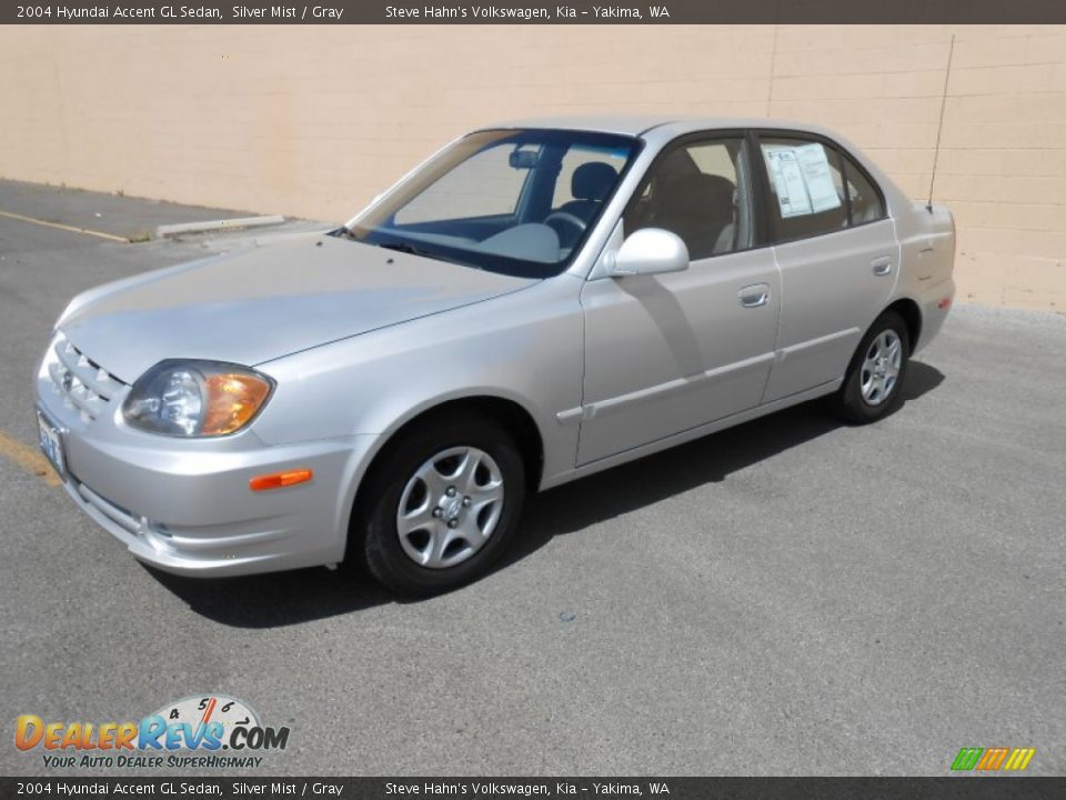 2004 Hyundai Accent GL Sedan Silver Mist / Gray Photo #1