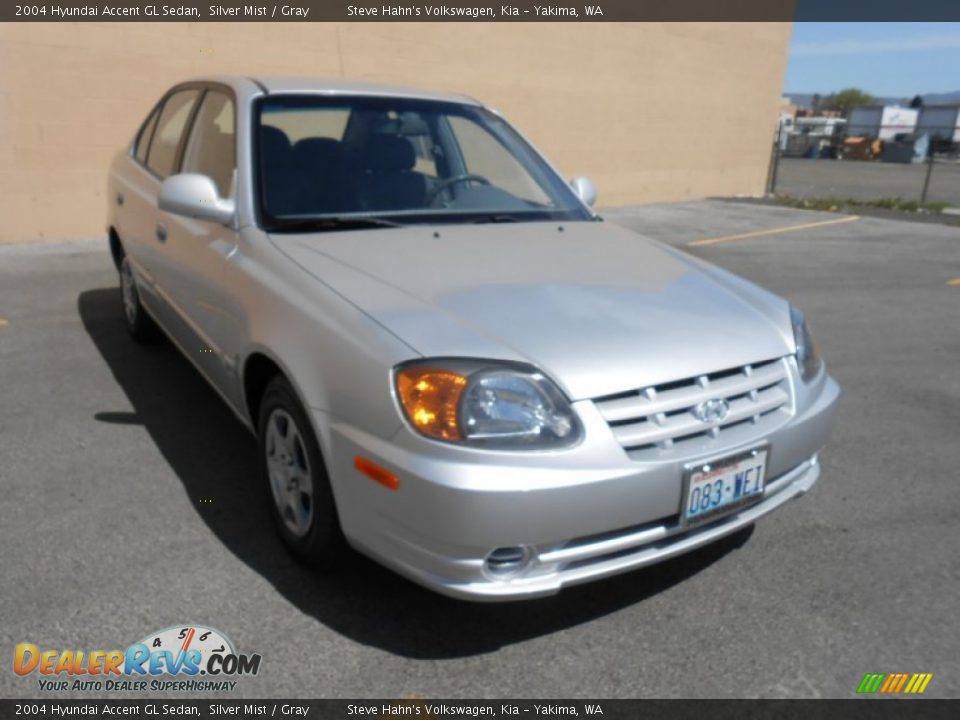 2004 Hyundai Accent GL Sedan Silver Mist / Gray Photo #4