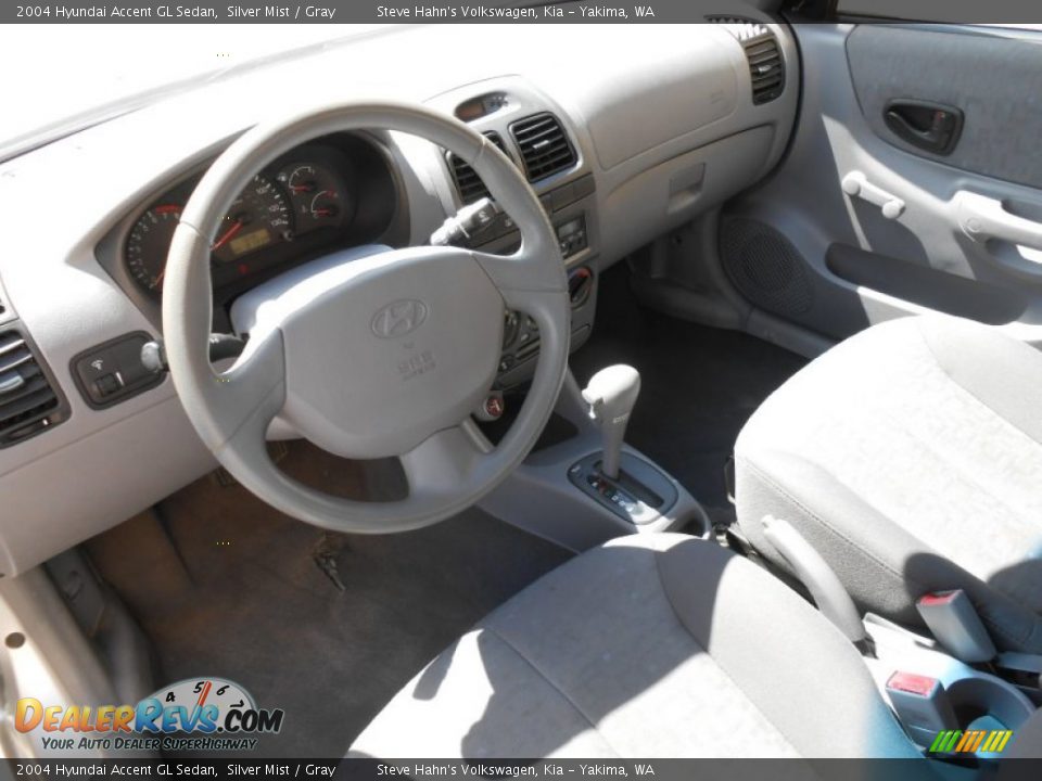 2004 Hyundai Accent GL Sedan Silver Mist / Gray Photo #17