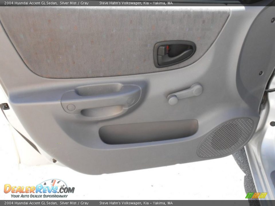 2004 Hyundai Accent GL Sedan Silver Mist / Gray Photo #18