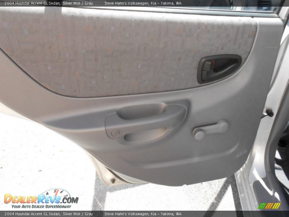 2004 Hyundai Accent GL Sedan Silver Mist / Gray Photo #21