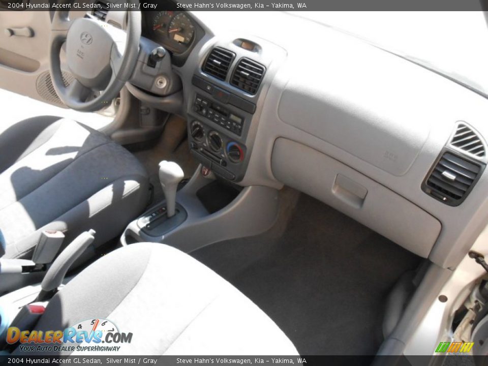 2004 Hyundai Accent GL Sedan Silver Mist / Gray Photo #23
