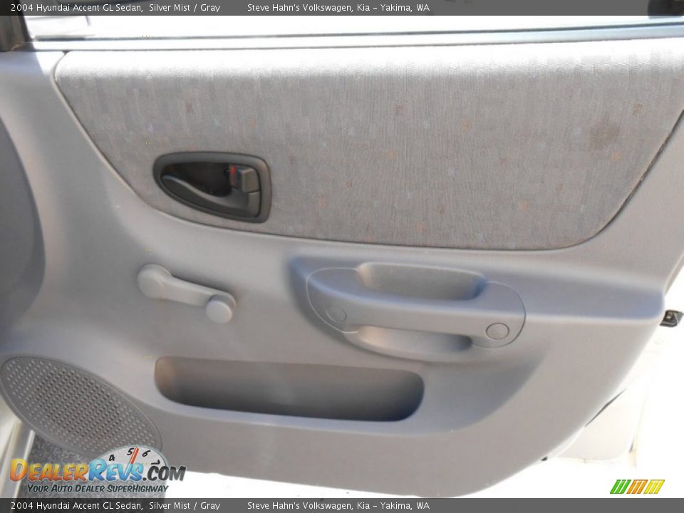 2004 Hyundai Accent GL Sedan Silver Mist / Gray Photo #24