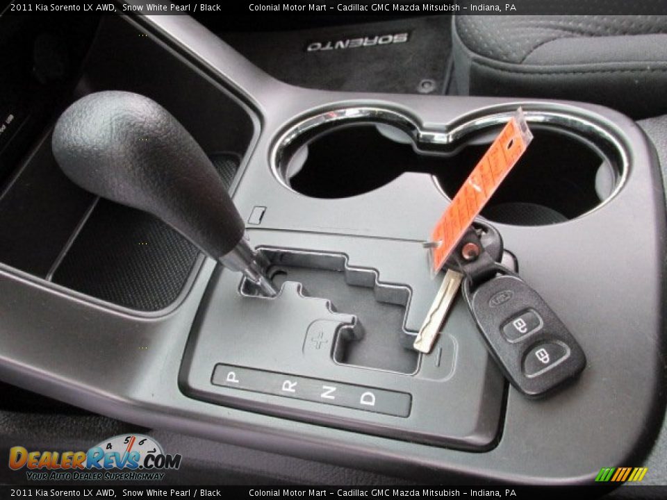 2011 Kia Sorento LX AWD Snow White Pearl / Black Photo #16