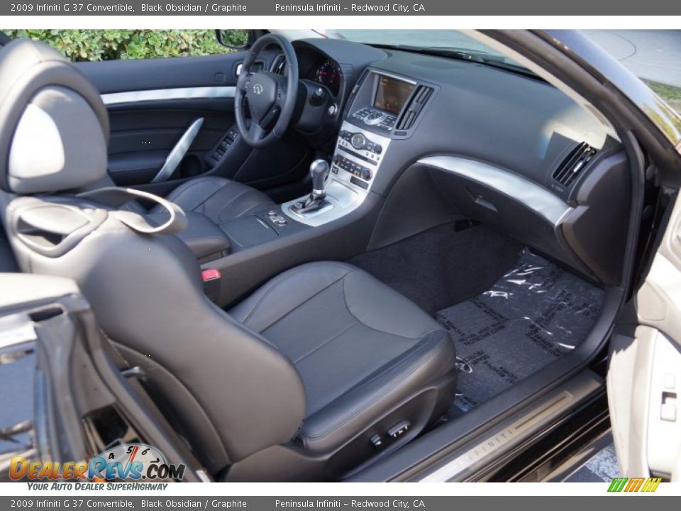 Front Seat of 2009 Infiniti G 37 Convertible Photo #10
