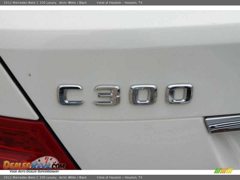 2011 Mercedes-Benz C 300 Luxury Arctic White / Black Photo #10