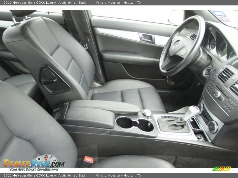 2011 Mercedes-Benz C 300 Luxury Arctic White / Black Photo #12