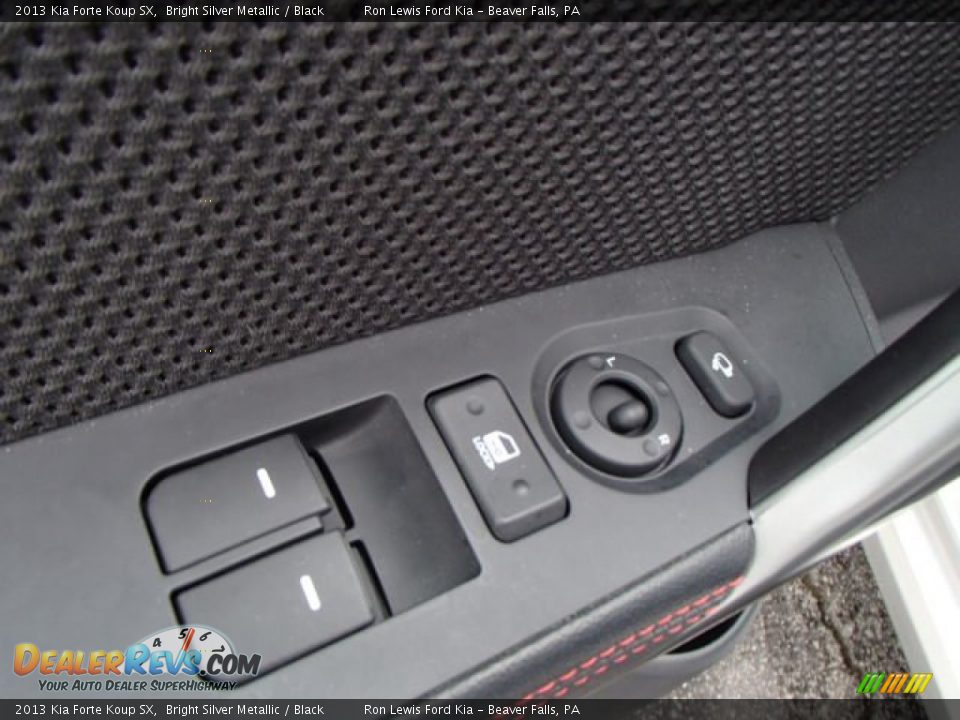 Controls of 2013 Kia Forte Koup SX Photo #14