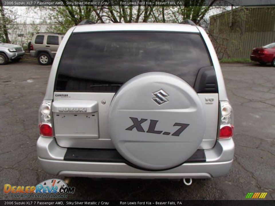 2006 Suzuki XL7 7 Passenger AWD Silky Silver Metallic / Gray Photo #7