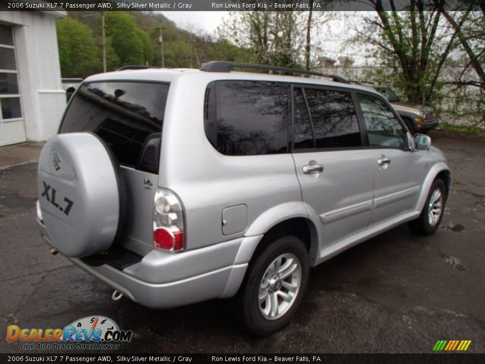 2006 Suzuki XL7 7 Passenger AWD Silky Silver Metallic / Gray Photo #8