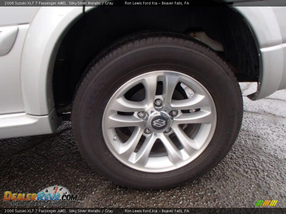 2006 Suzuki XL7 7 Passenger AWD Silky Silver Metallic / Gray Photo #9