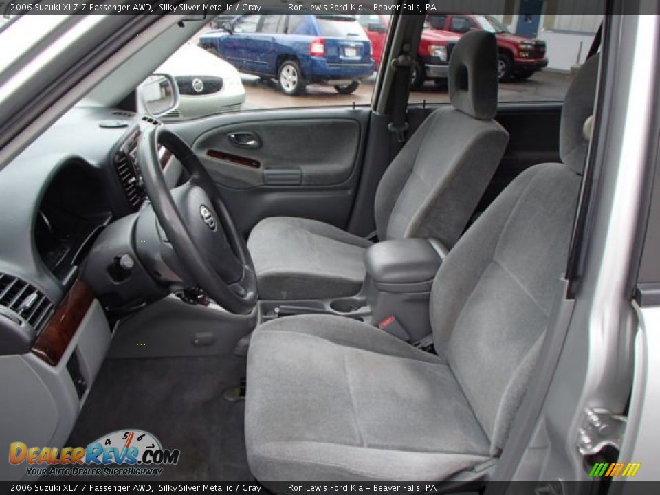 2006 Suzuki XL7 7 Passenger AWD Silky Silver Metallic / Gray Photo #11