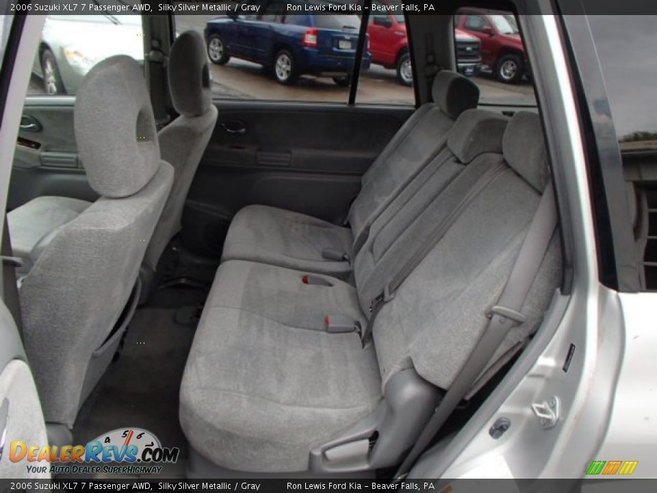 2006 Suzuki XL7 7 Passenger AWD Silky Silver Metallic / Gray Photo #13