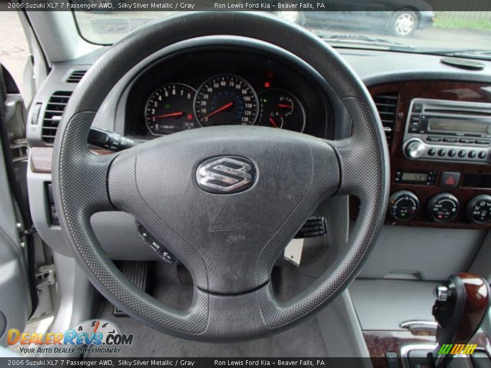 2006 Suzuki XL7 7 Passenger AWD Silky Silver Metallic / Gray Photo #18