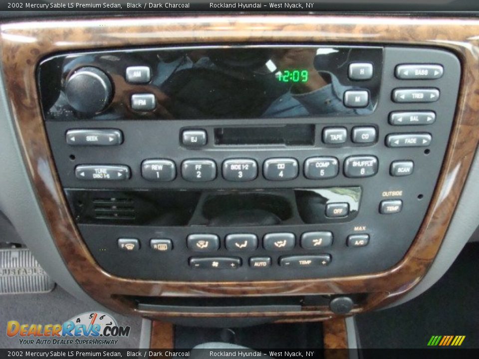 Controls of 2002 Mercury Sable LS Premium Sedan Photo #17