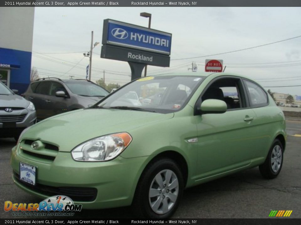 2011 Hyundai Accent GL 3 Door Apple Green Metallic / Black Photo #1