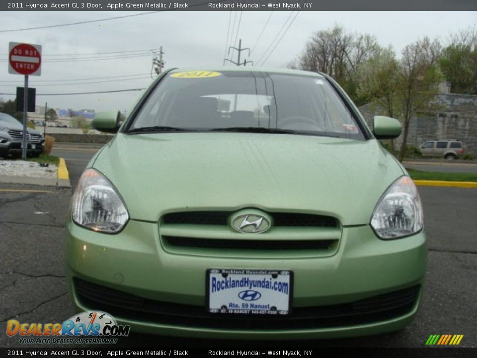 2011 Hyundai Accent GL 3 Door Apple Green Metallic / Black Photo #2