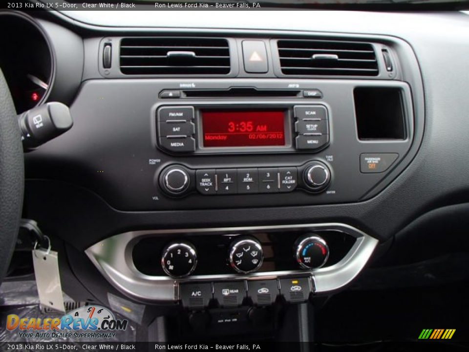 2013 Kia Rio LX 5-Door Clear White / Black Photo #16