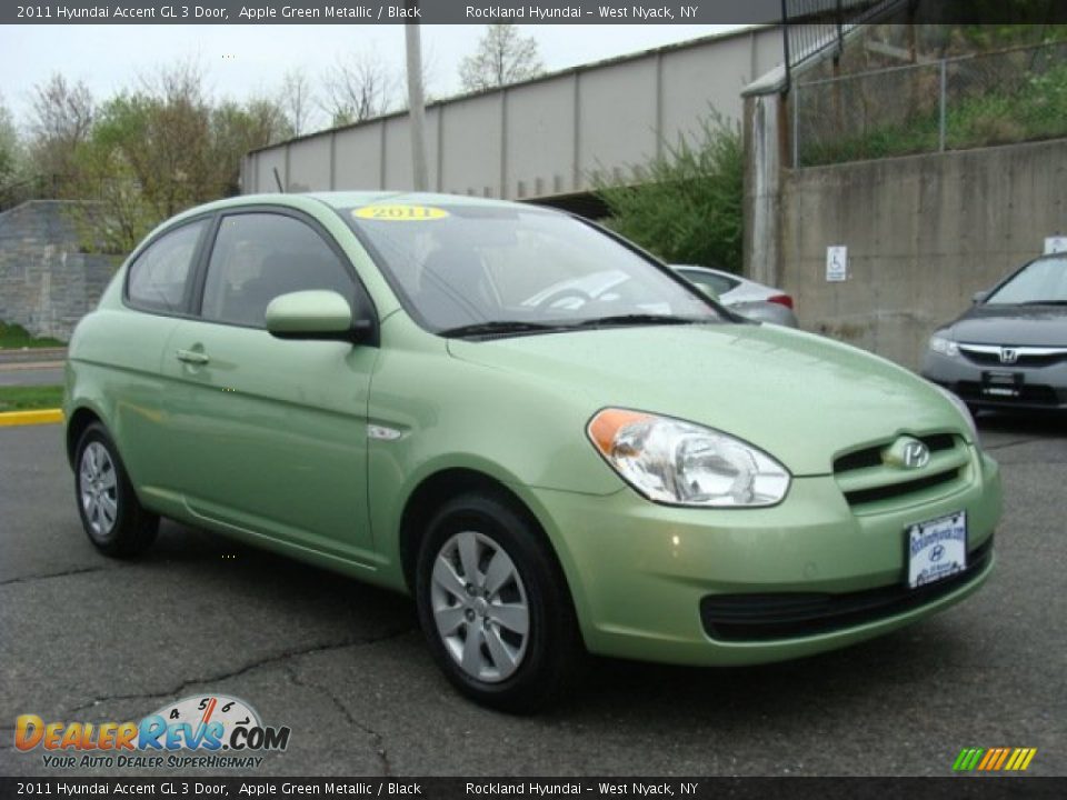 2011 Hyundai Accent GL 3 Door Apple Green Metallic / Black Photo #3