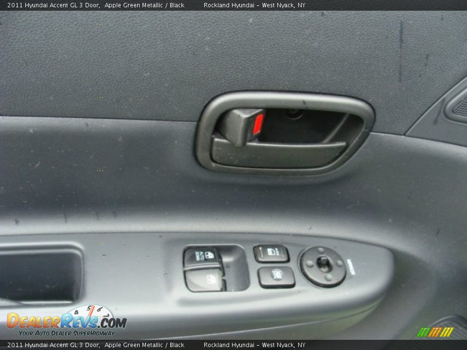 2011 Hyundai Accent GL 3 Door Apple Green Metallic / Black Photo #8