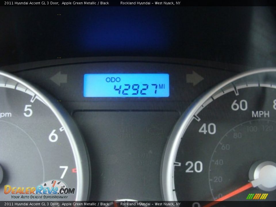 2011 Hyundai Accent GL 3 Door Apple Green Metallic / Black Photo #13