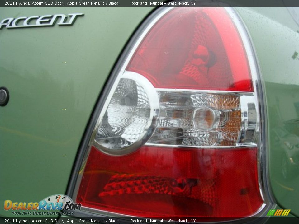 2011 Hyundai Accent GL 3 Door Apple Green Metallic / Black Photo #18