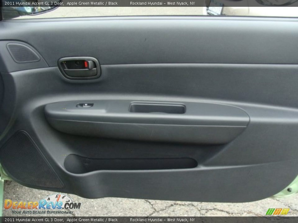 2011 Hyundai Accent GL 3 Door Apple Green Metallic / Black Photo #19