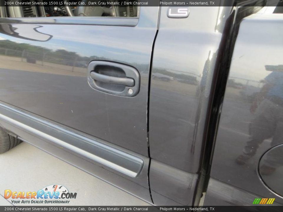 2004 Chevrolet Silverado 1500 LS Regular Cab Dark Gray Metallic / Dark Charcoal Photo #28