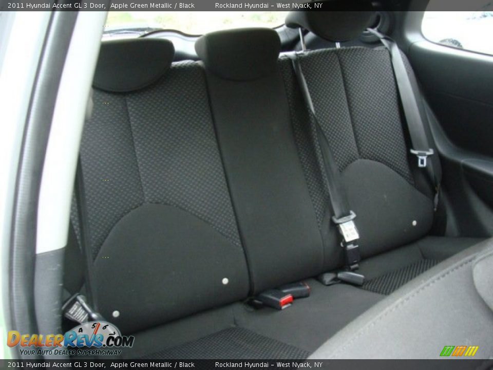2011 Hyundai Accent GL 3 Door Apple Green Metallic / Black Photo #22