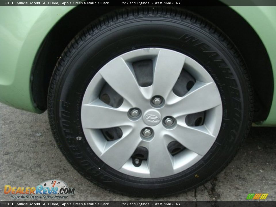 2011 Hyundai Accent GL 3 Door Apple Green Metallic / Black Photo #23