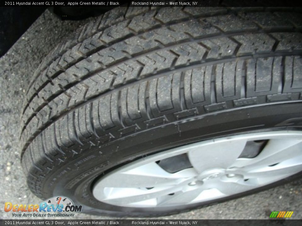 2011 Hyundai Accent GL 3 Door Apple Green Metallic / Black Photo #24