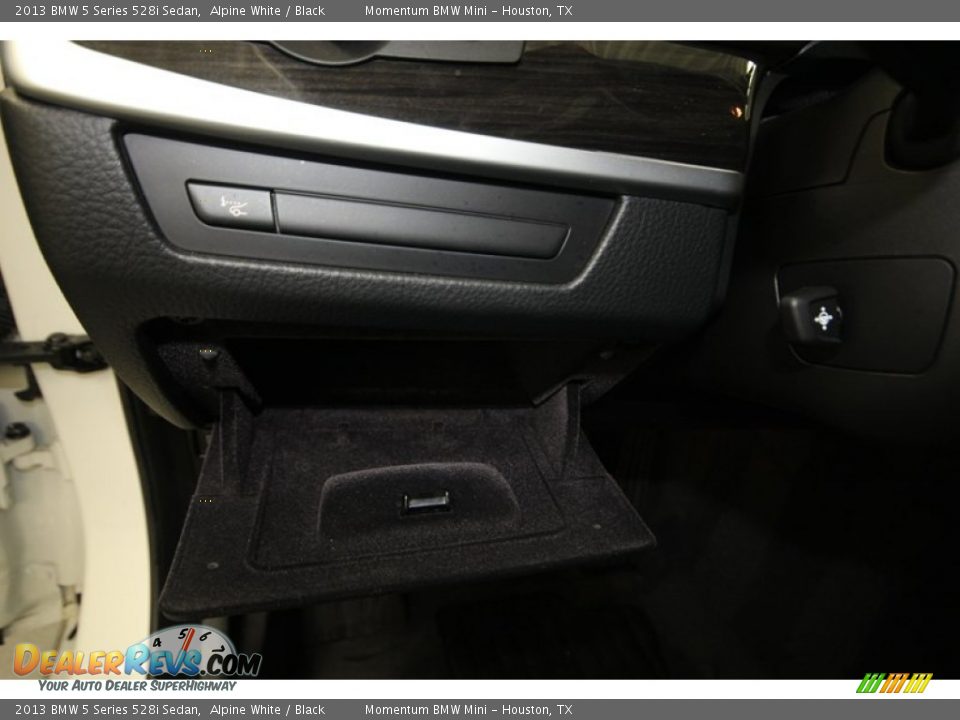 2013 BMW 5 Series 528i Sedan Alpine White / Black Photo #30