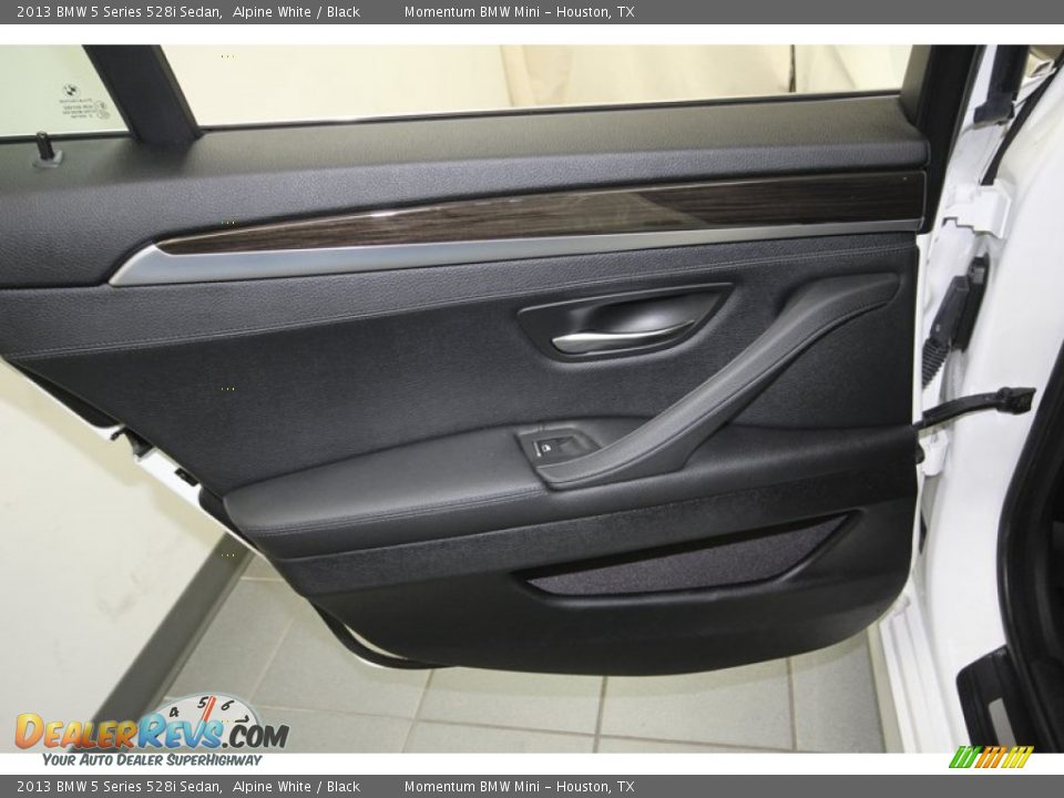 2013 BMW 5 Series 528i Sedan Alpine White / Black Photo #32