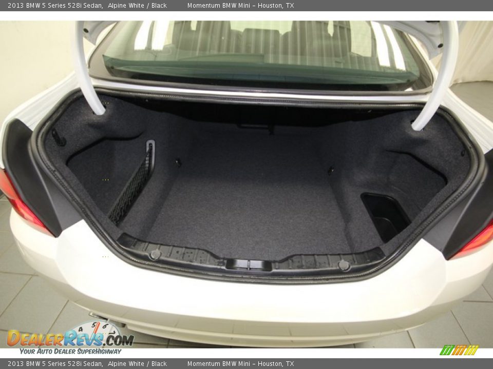 2013 BMW 5 Series 528i Sedan Alpine White / Black Photo #36