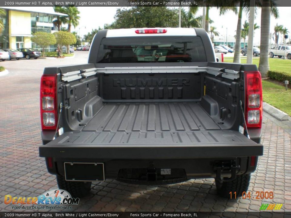 2009 Hummer H3 T Alpha Birch White / Light Cashmere/Ebony Photo #13
